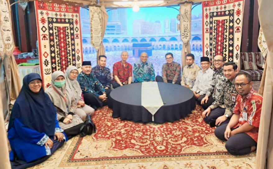RAPAT PERSIAPAN PENGUKUHAN KOMITE DAERAH EKONOMI DAN KEUANGAN SYARIAH